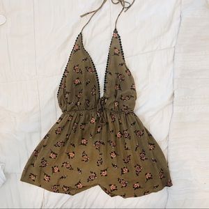 CUTE Green floral backless halter romper